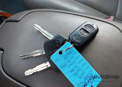 2003 Toyota Tundra Ltd V8 z USA, uszkodzony, nr VIN 5TBBT48123S347344